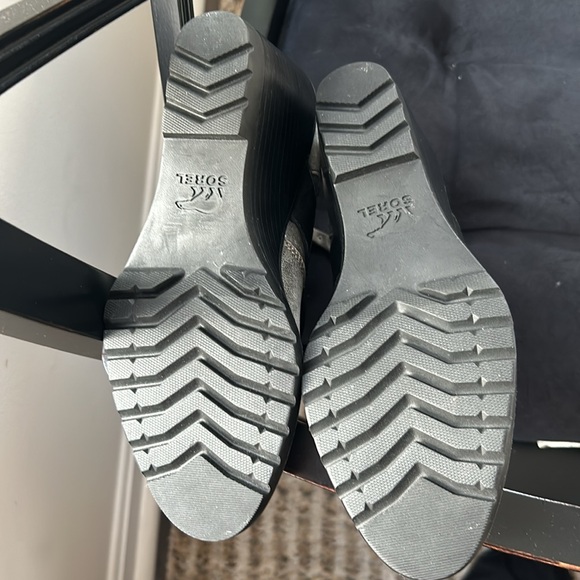 Genuine SOREL Wedge Boots in 7.5 - Picture 4 of 9